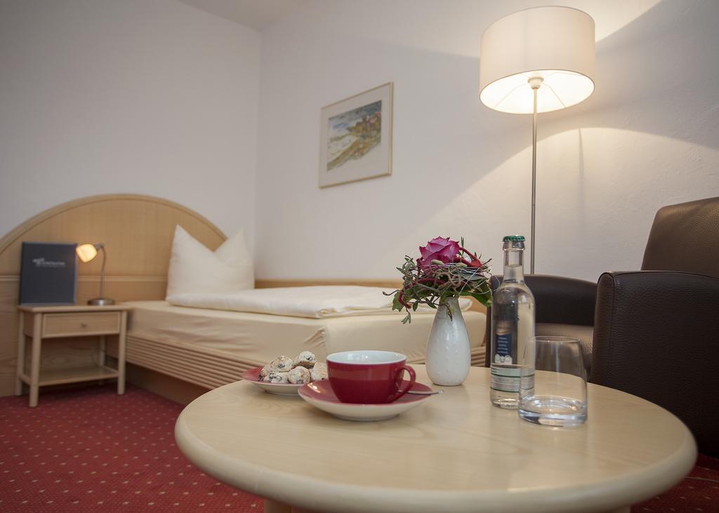 Hotel & Ferienappartements Edelweiss Willingen  Exterior foto